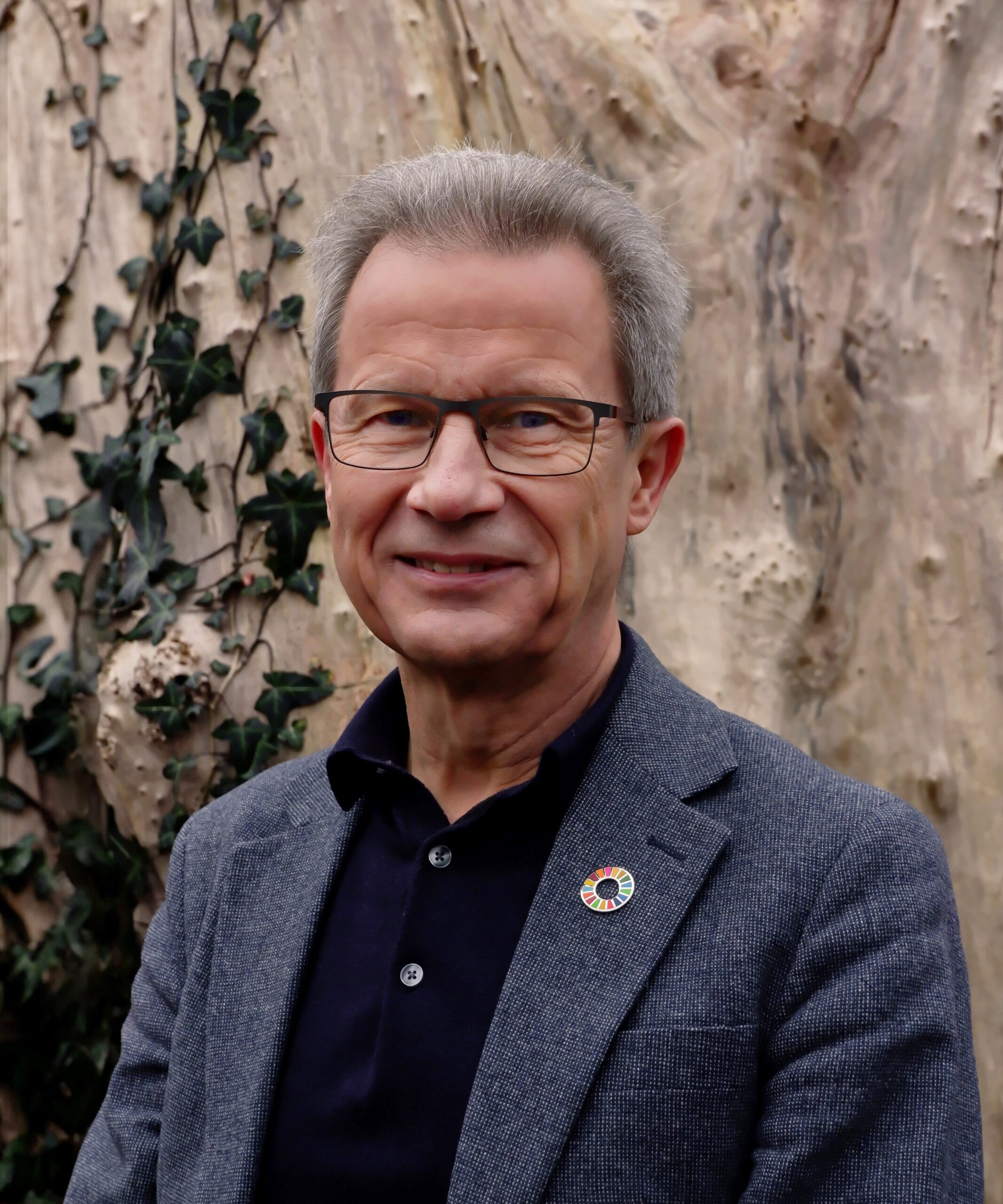 Dr. Michael Holzner