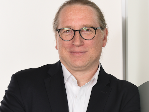 Dr. Andreas Volland